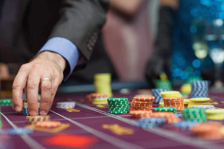 All about playing at online casinos